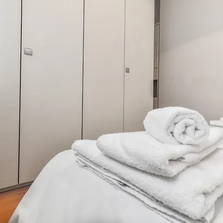 Termopili Halldis Apartment