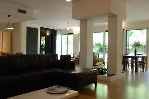 Termopili Halldis Apartment Apartament *
